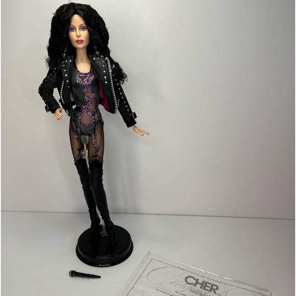 ❌SOLD❌Barbie Collector Black Label Cher Bob Mackie Doll K7903 OOB Damaged Box - Picture 7 of 15